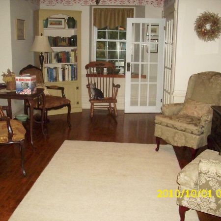 The Old Shipman House Bed & Breakfast Kemptville 外观 照片