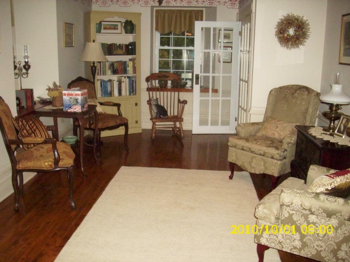 The Old Shipman House Bed & Breakfast Kemptville 外观 照片