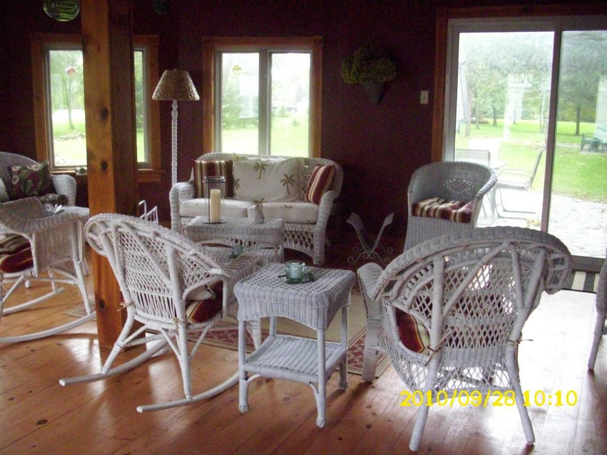 The Old Shipman House Bed & Breakfast Kemptville 外观 照片